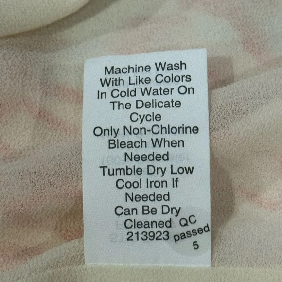 NWT Cabi cami Top abstract top summer casual fun Small - Picture 5 of 7